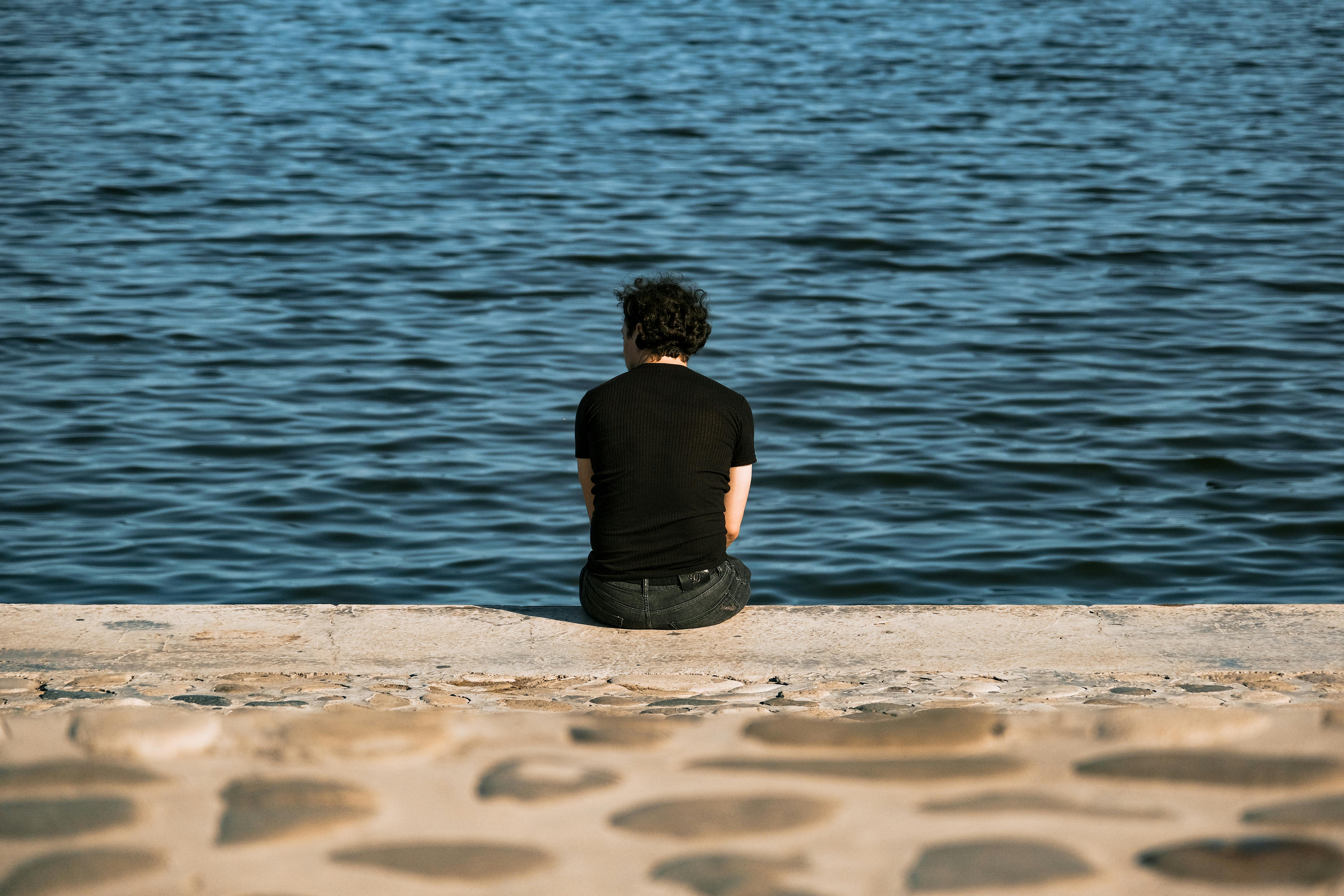 Navigating Loneliness During the Holiday Season: A Guide  to Mental Health and Self-Care